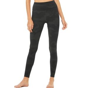 Alo High-Waist Camo Vapor Legging Black SzS